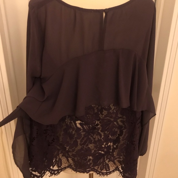 Entro Lace Back Blouse - Picture 4 of 8